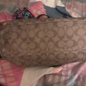 Authentic Coach SHOULDER bag no RIPS no stains